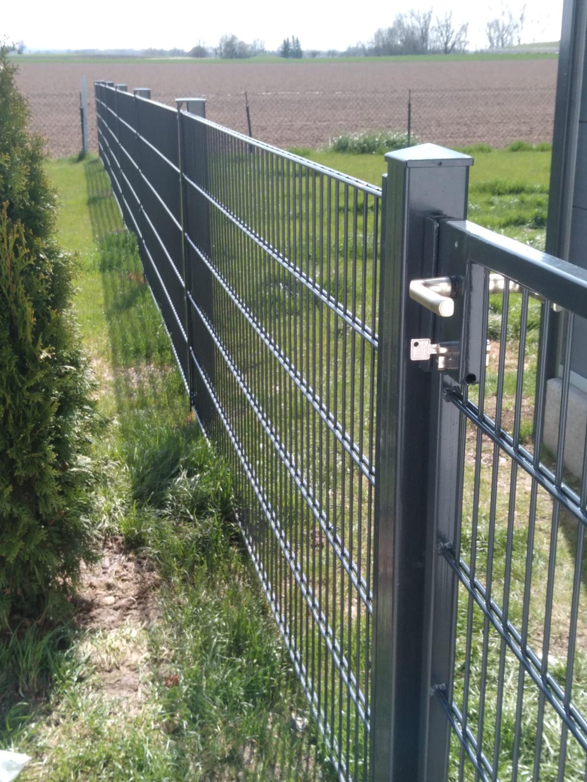 Stabgitterzaun Montage in Prittriching