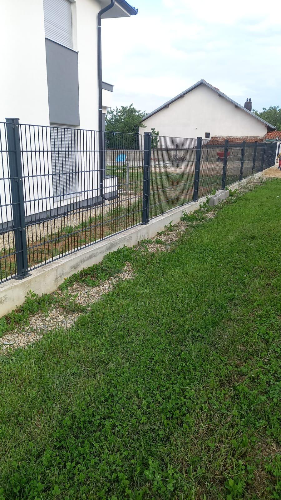 Zaunmontage Einfamilienhaus