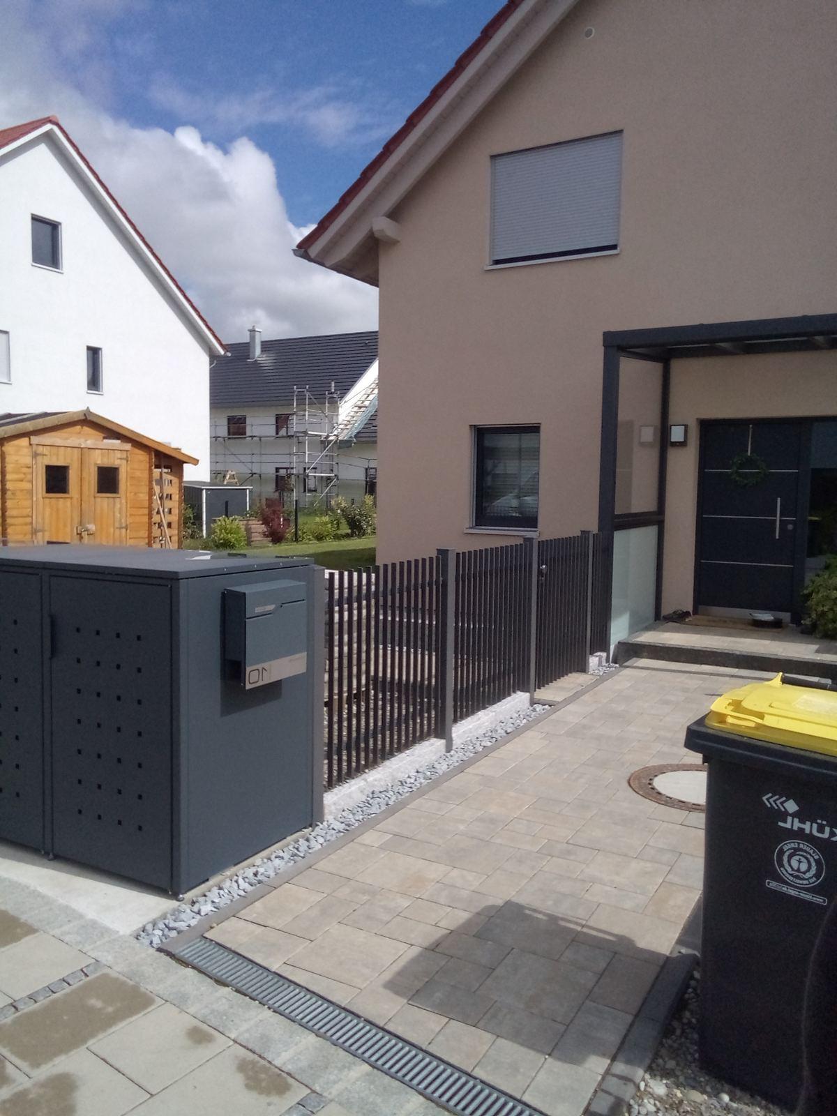 Zaunbau Neubaugebiet