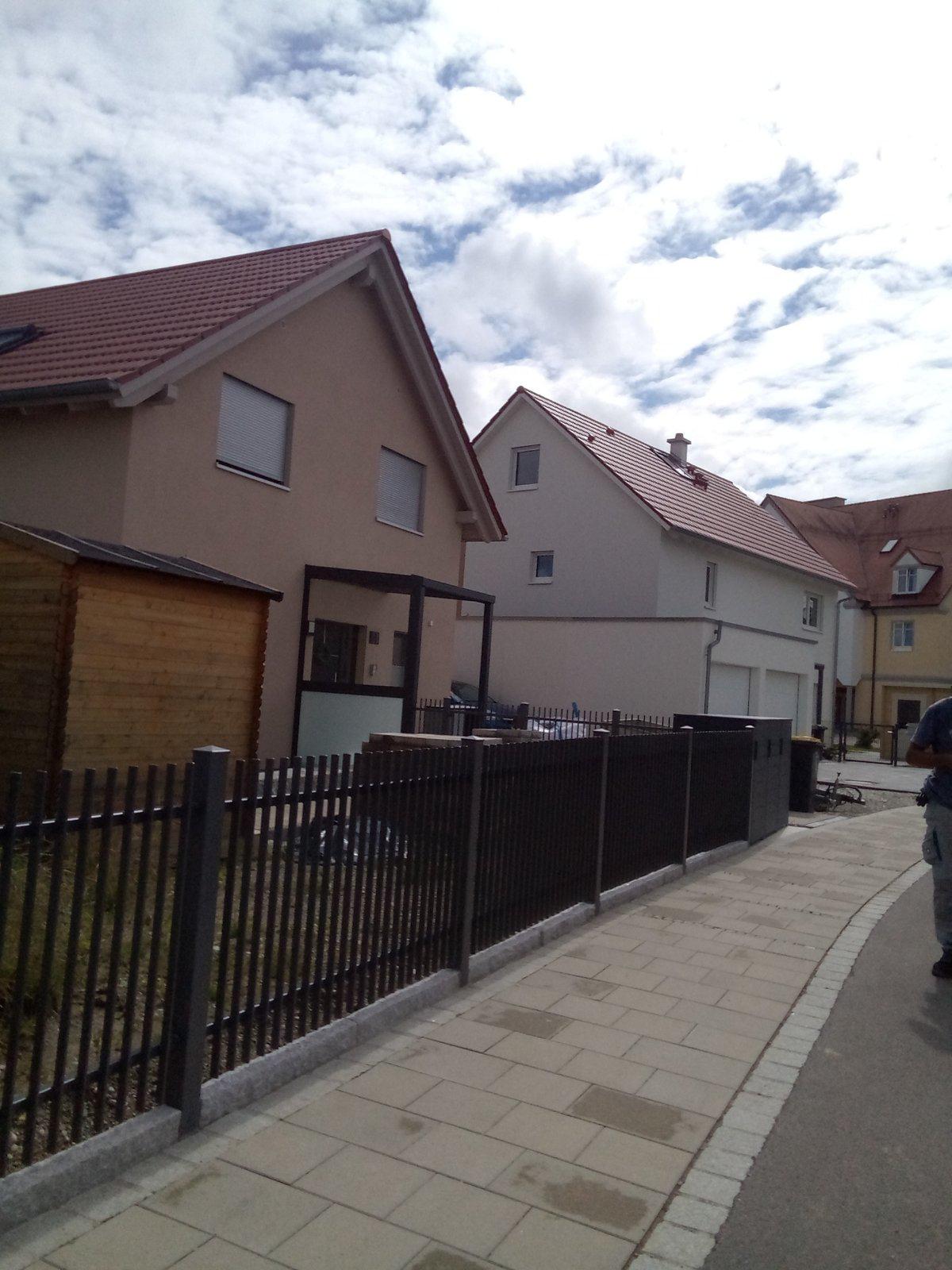 Zaun Montage fachgerecht